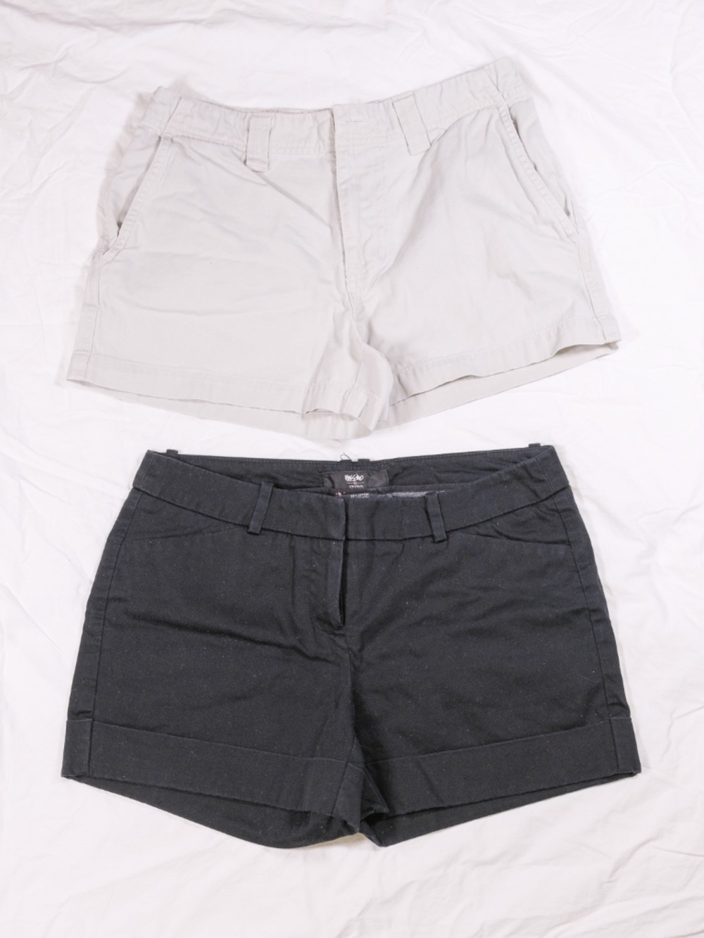 Lot of 4 Black/Tan/Paisley Green Shorts Size XS Old Navy, Massimo, m)phosis